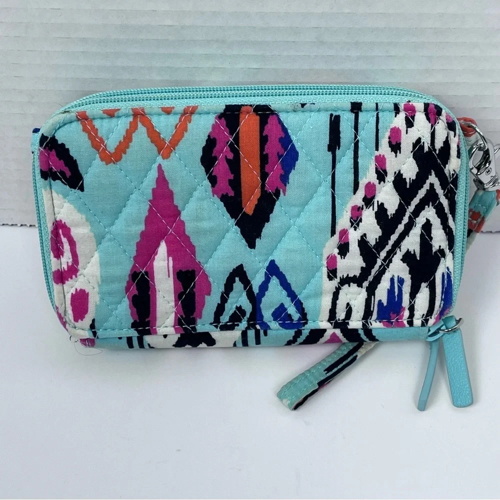 Vera Bradley Women's Essential Pueblo Cotton Quilted Wristlet; Wallet, Travel - Picture 4 of 8